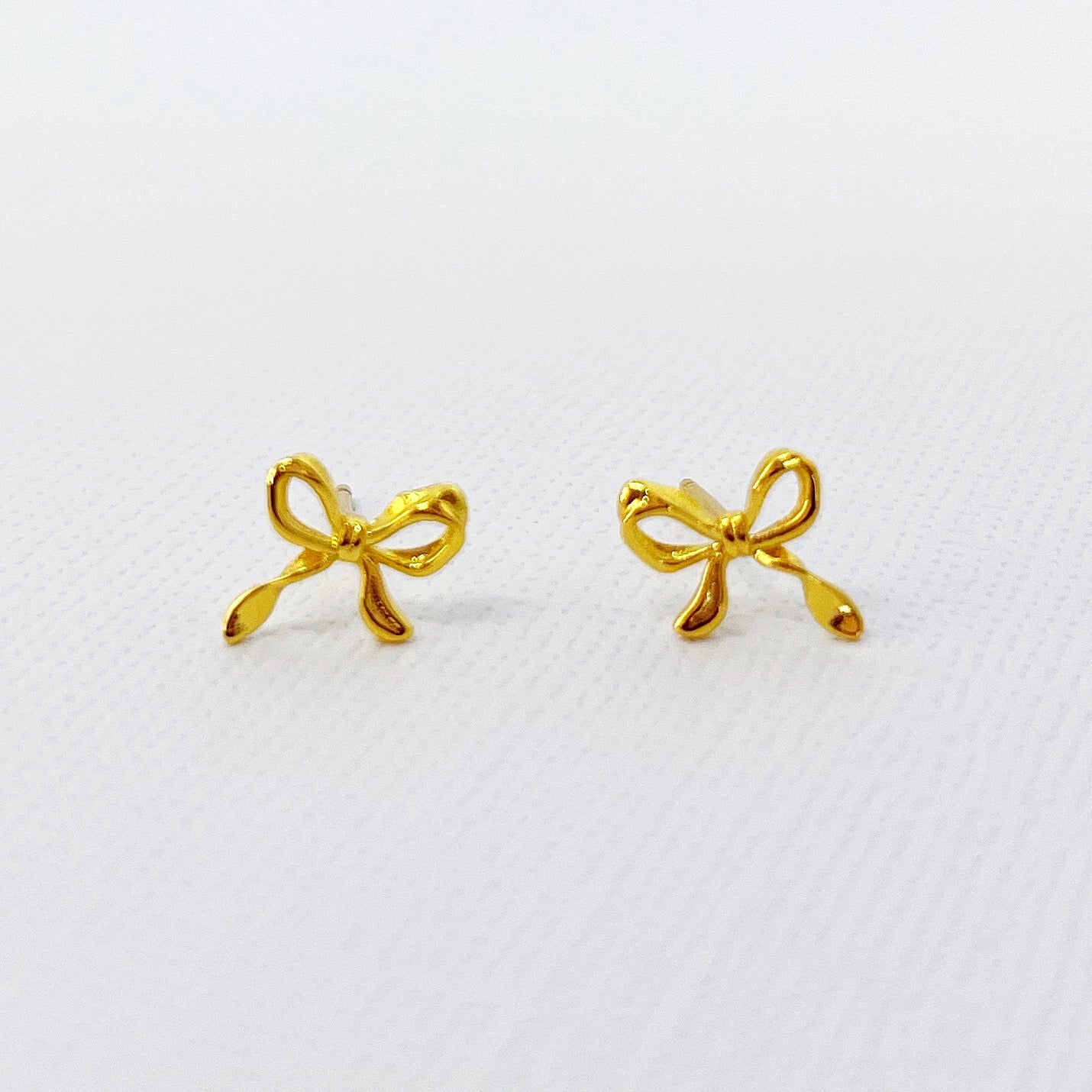 501 | PRETTY BOWS | CARTEL KISSES