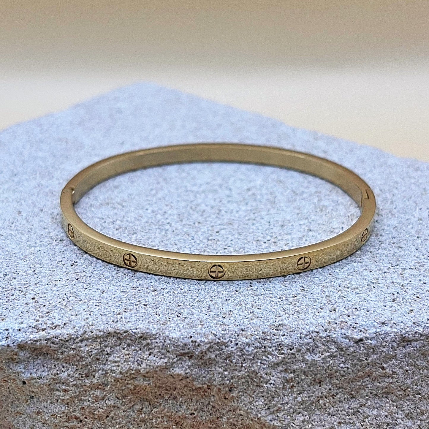 613 | LOVE BANGLE 4mm | GOLD