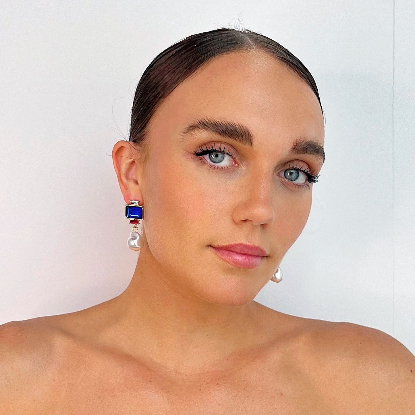 388 | CARMEN PEARL EARRINGS | SAPPHIRE