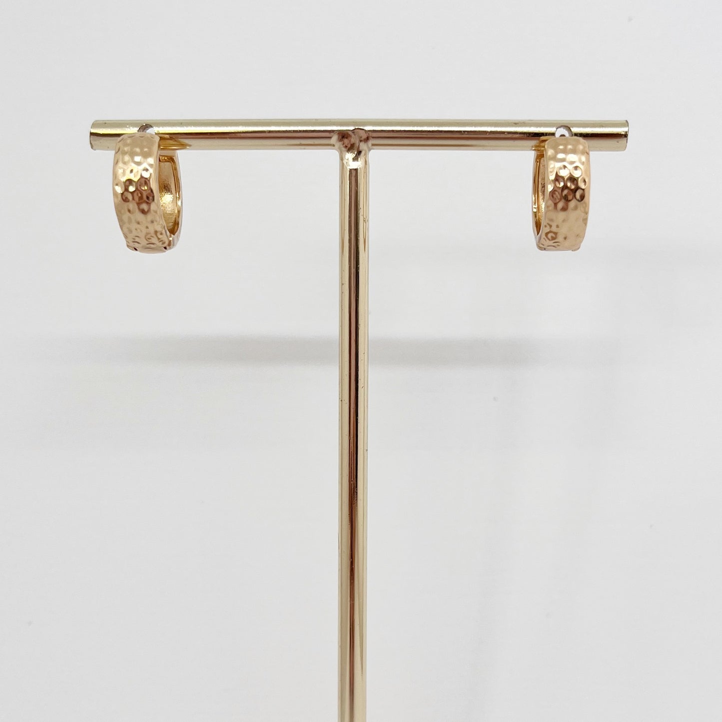 582 | AMANDA HOOP EARRINGS | GOLD