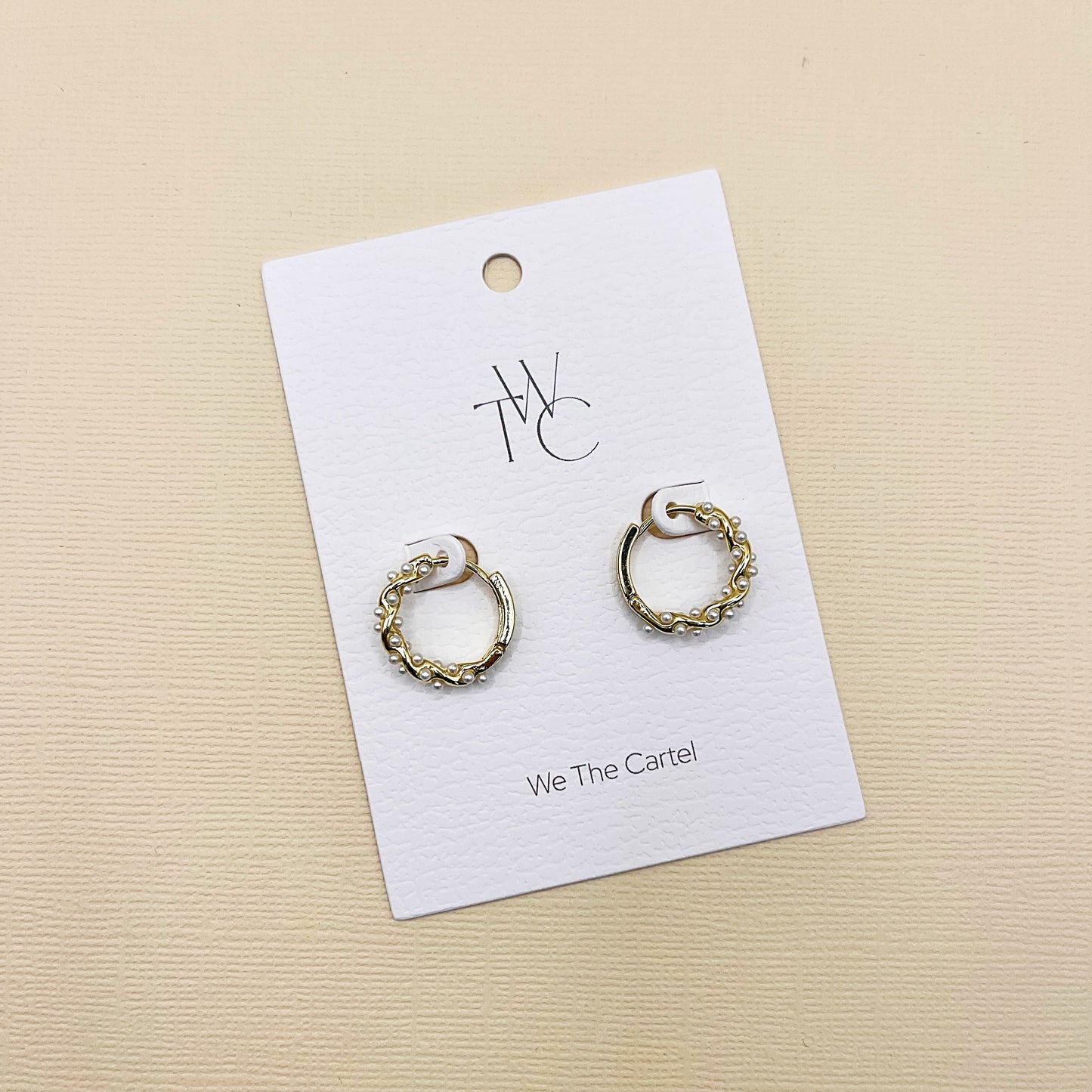 657 | MINNIE HOOP EARRINGS | GOLD
