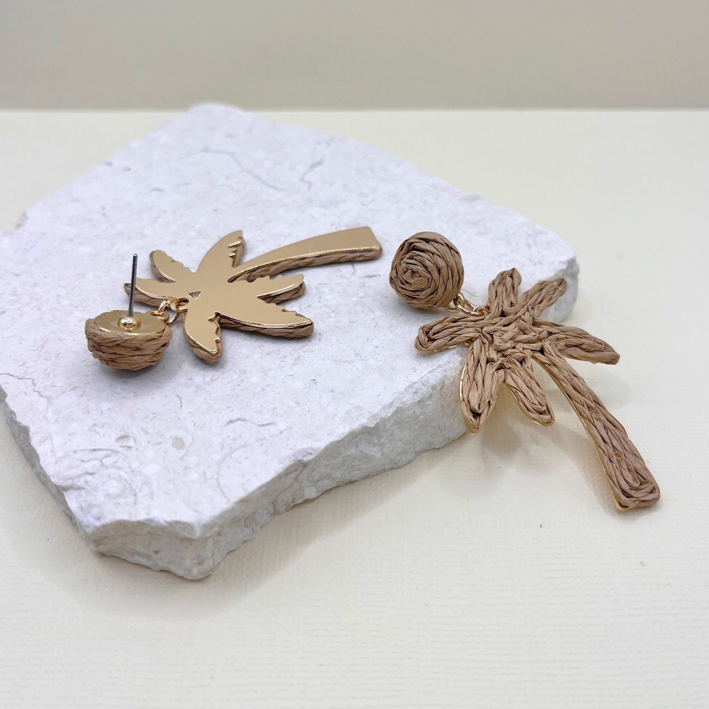 659 | ISLAND PALM EARRINGS | NATURAL