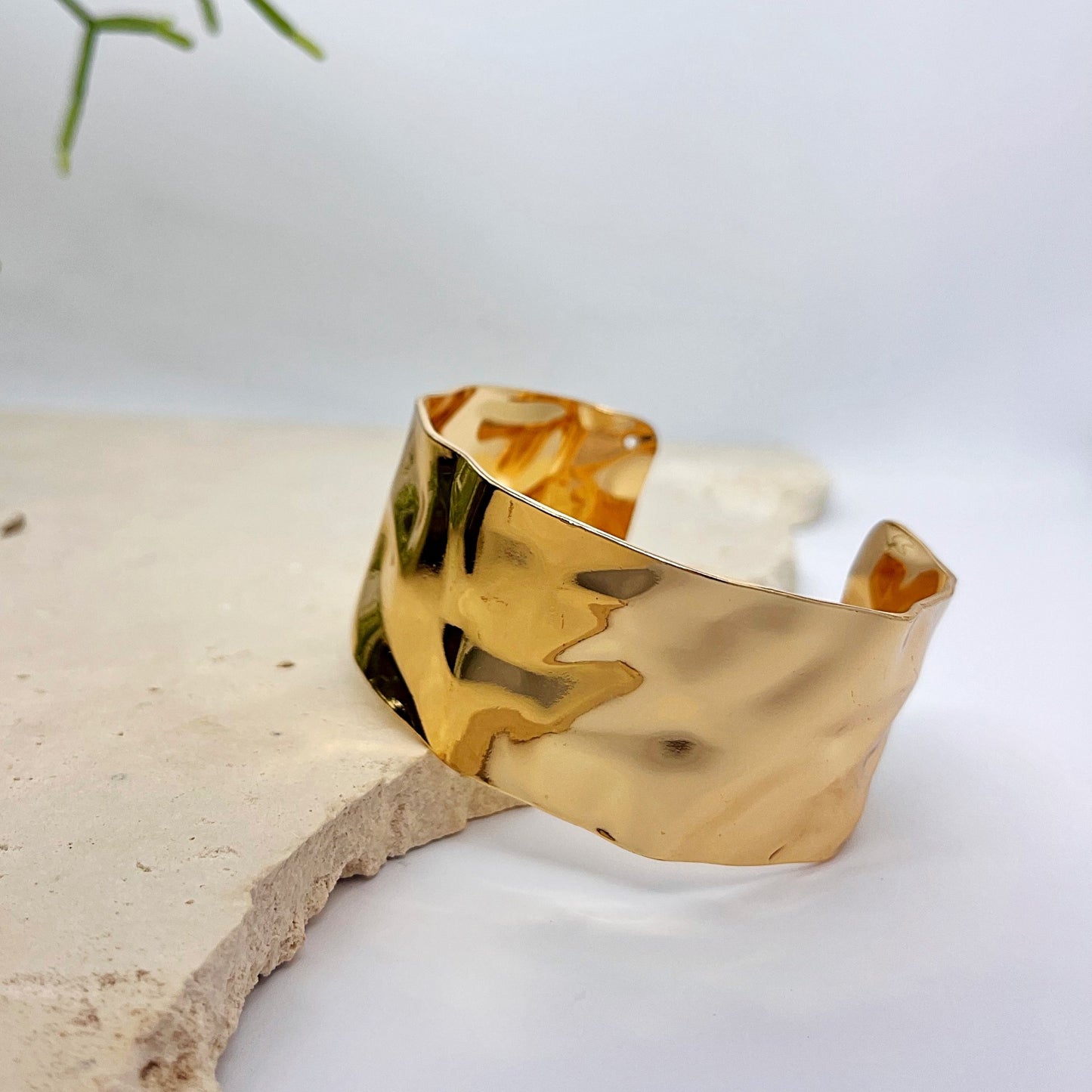 574 | BERIS CUFF | GOLD