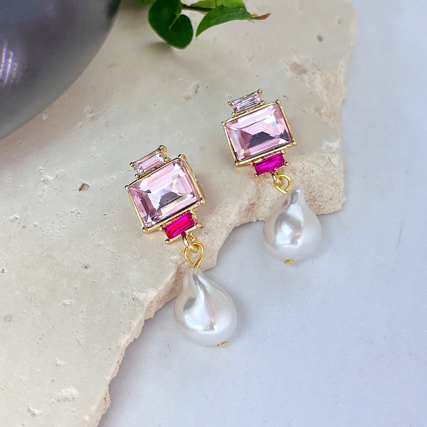 389 | CARMEN PEARL EARRINGS | PINK