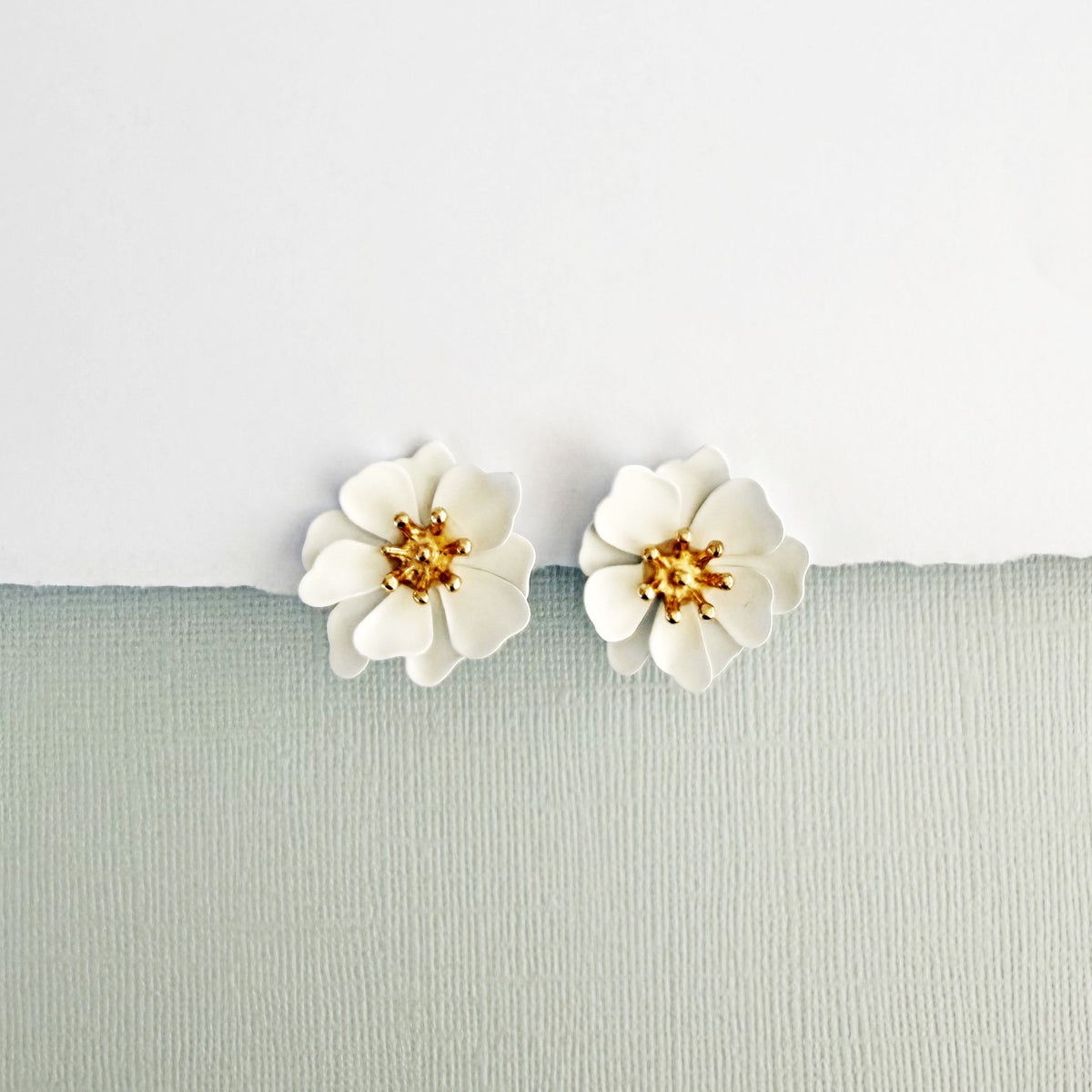 865 | COLETTE EARRINGS | WHITE