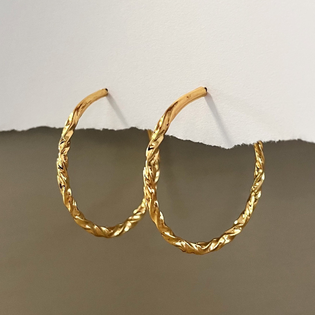 570 | DANIELA HOOP EARRINGS | GOLD