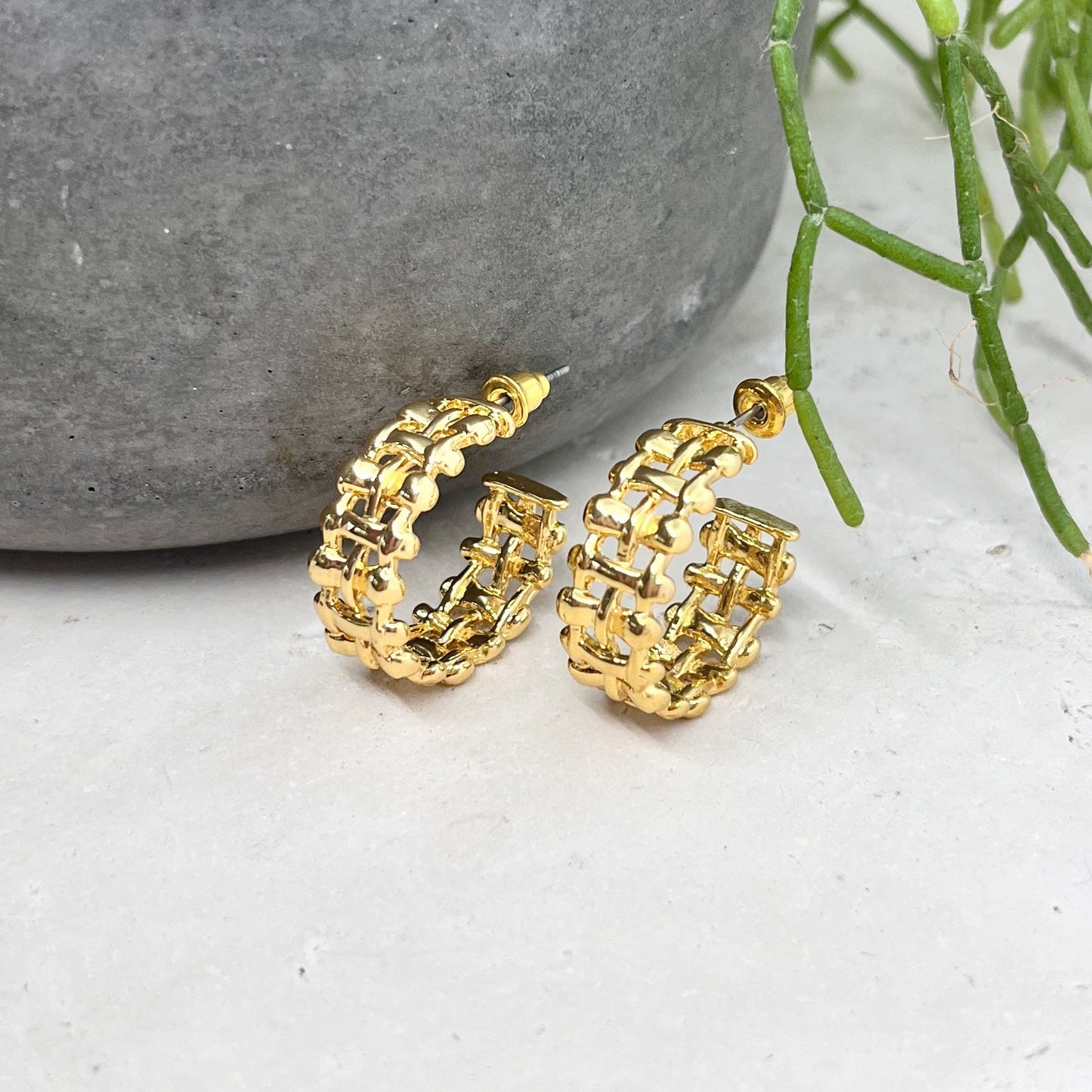 572 | CATALINA HOOP EARRINGS | GOLD