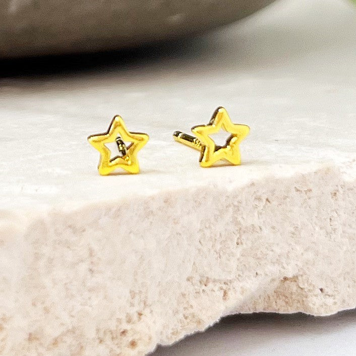386 | TWINKLE STAR STUDS | CARTEL KISSES