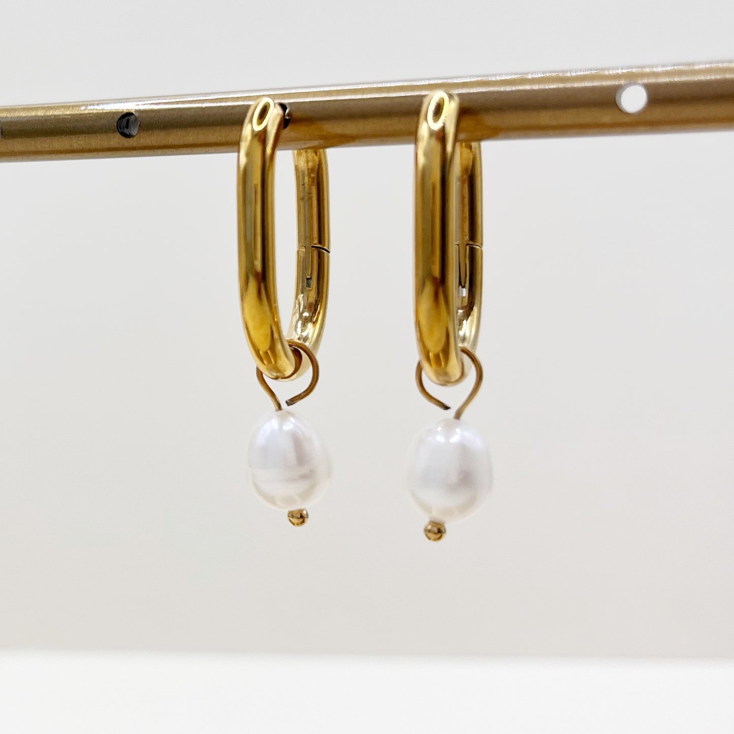 645 | GRETCHEN PEARL EARRINGS | GOLD