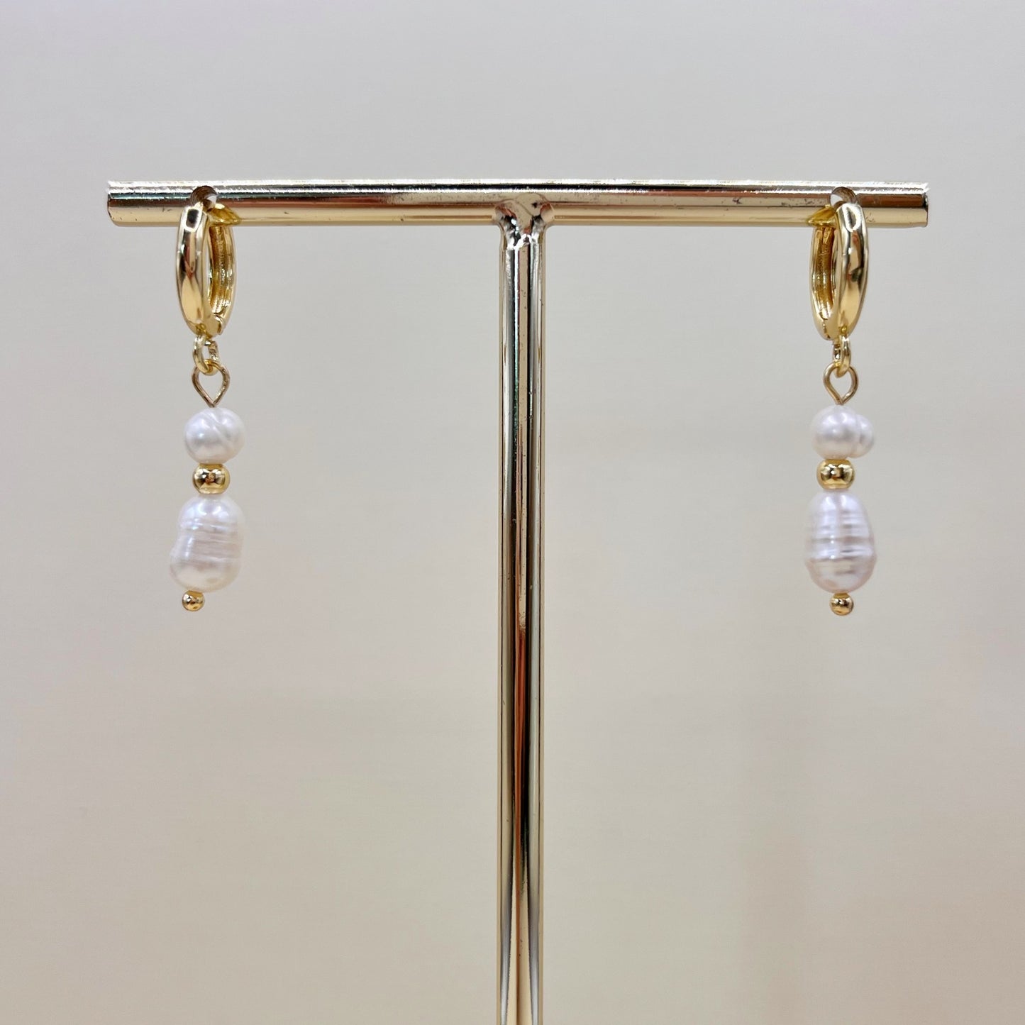 655 | ISSY FRESHWATER PEARL EARRINGS
