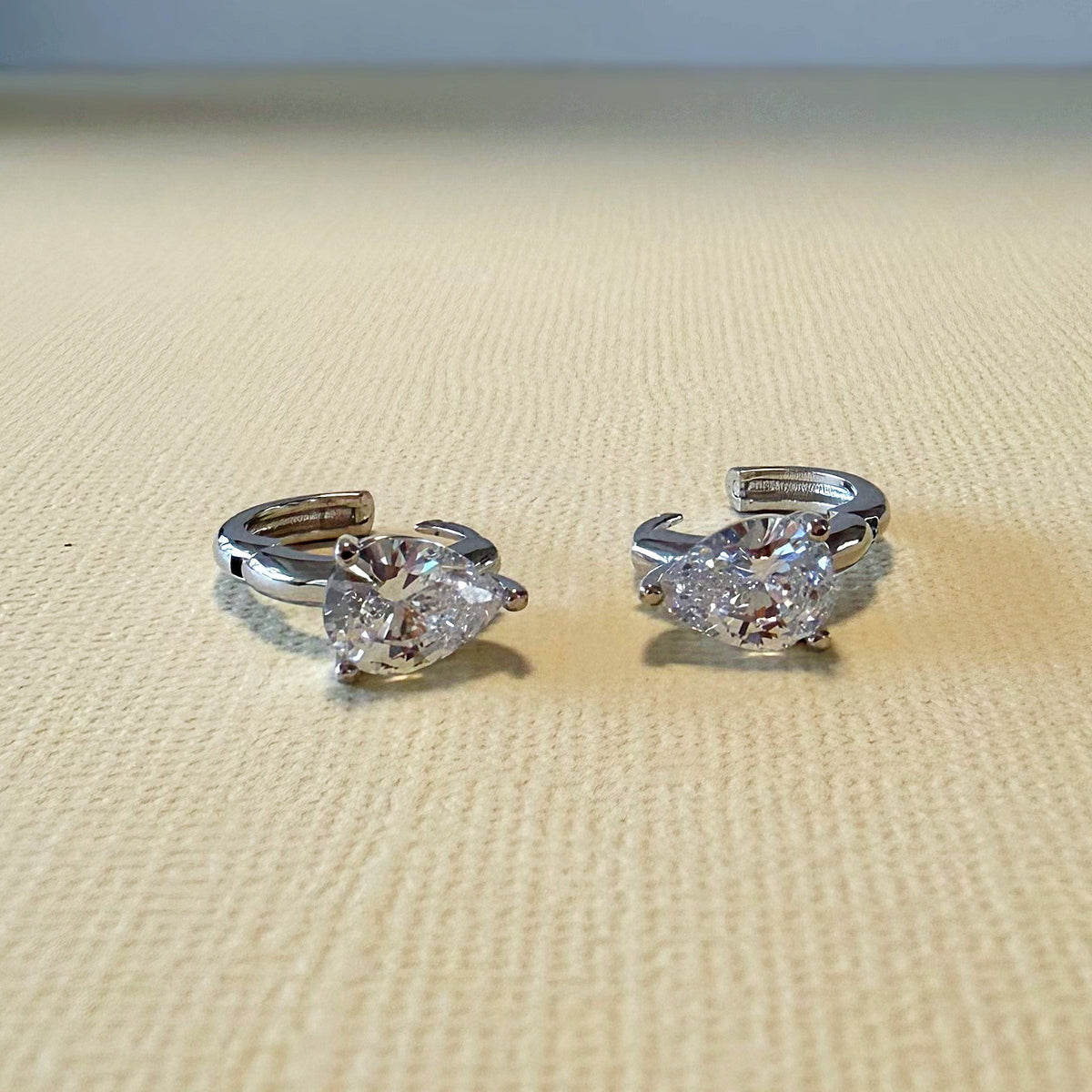879 | KRISTEN PEAR-CUT HUGGIES | SILVER