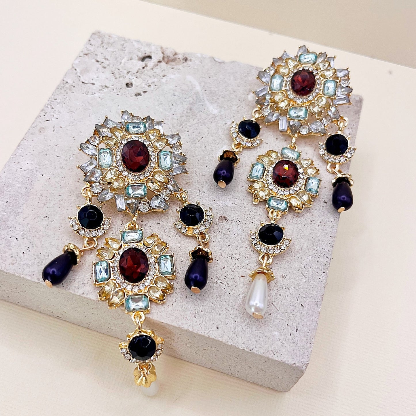 672 | LILIBET EARRINGS - Limited Edition