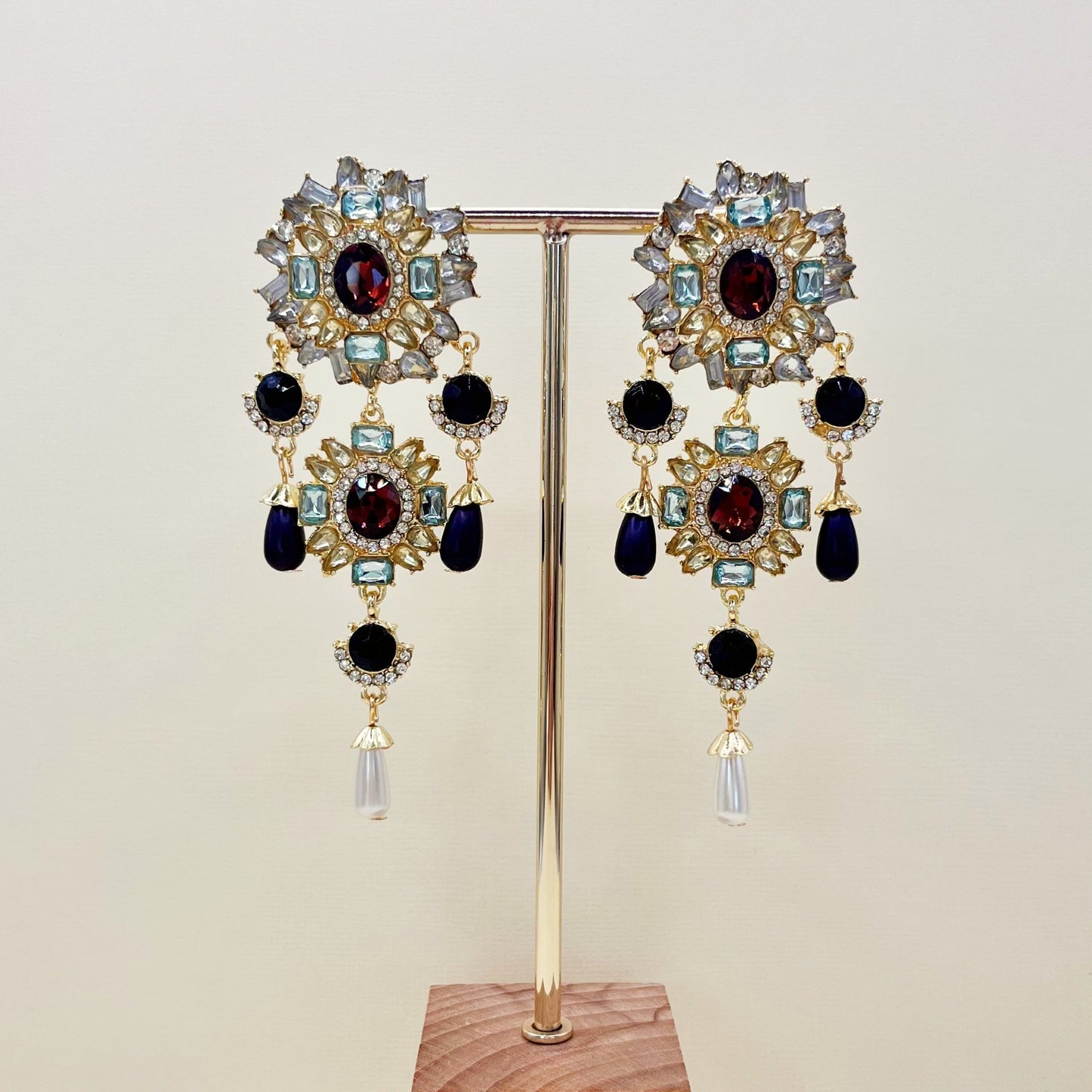 672 | LILIBET EARRINGS - Limited Edition