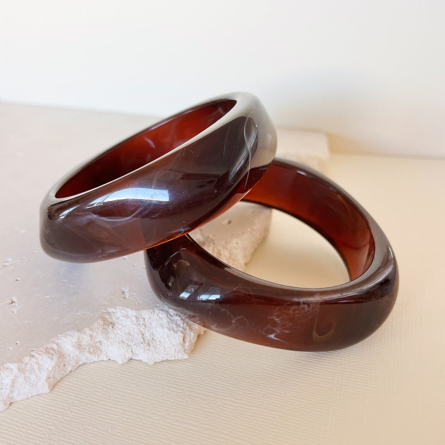 778 | LOUIE RESIN BANGLE | CHOC MARBLE
