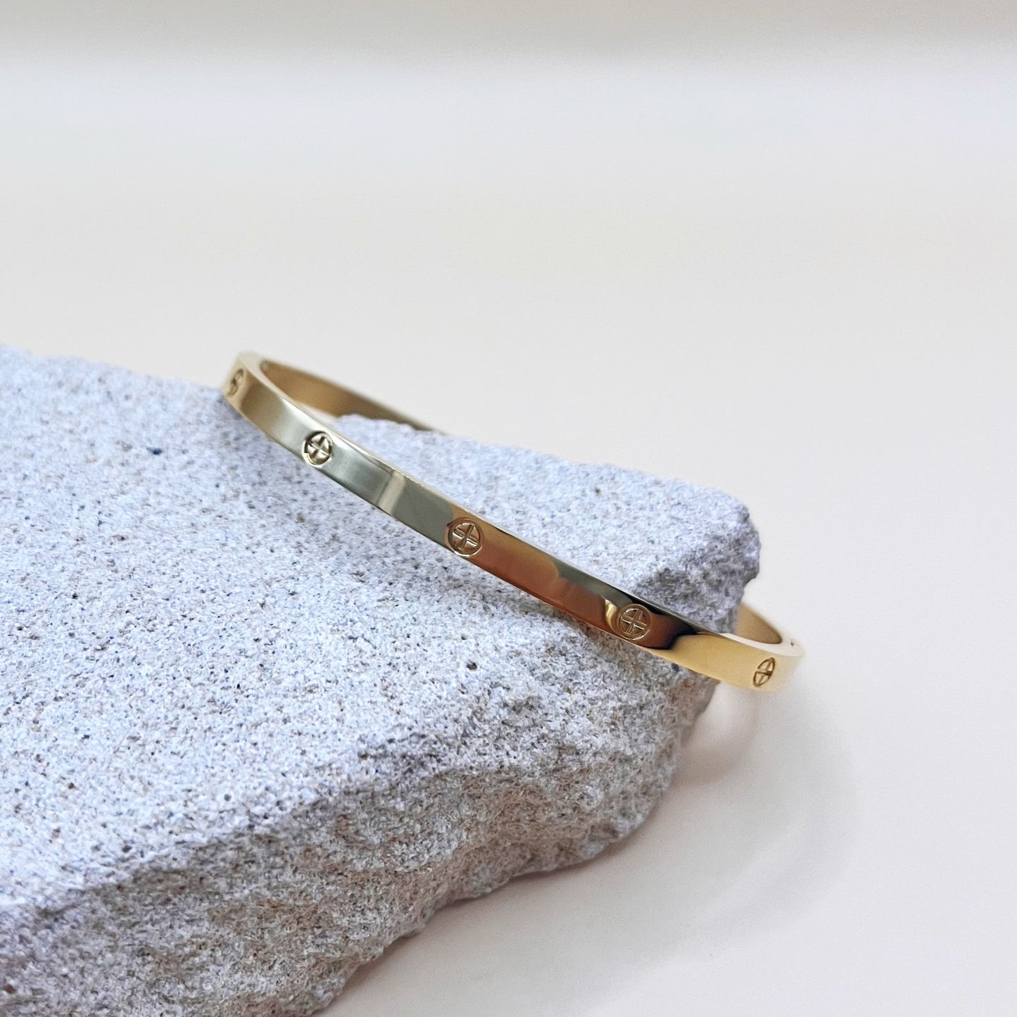 613 | LOVE BANGLE 4mm | GOLD