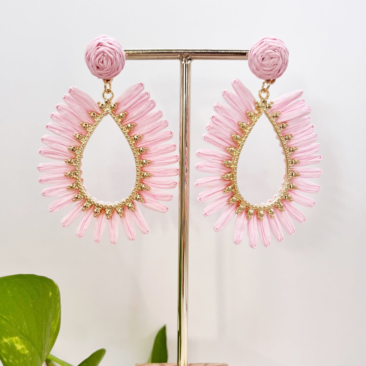 607 | SKYLA RAFFIA EARRINGS | SOFT PINK