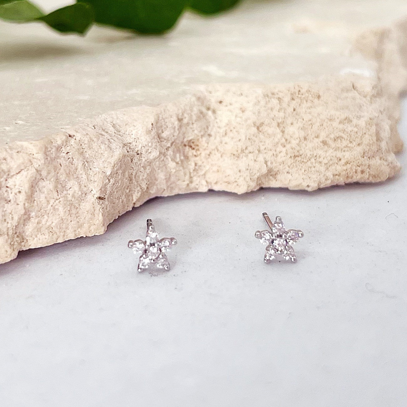 303 | CUBIC ZIRCONIA FLOWER