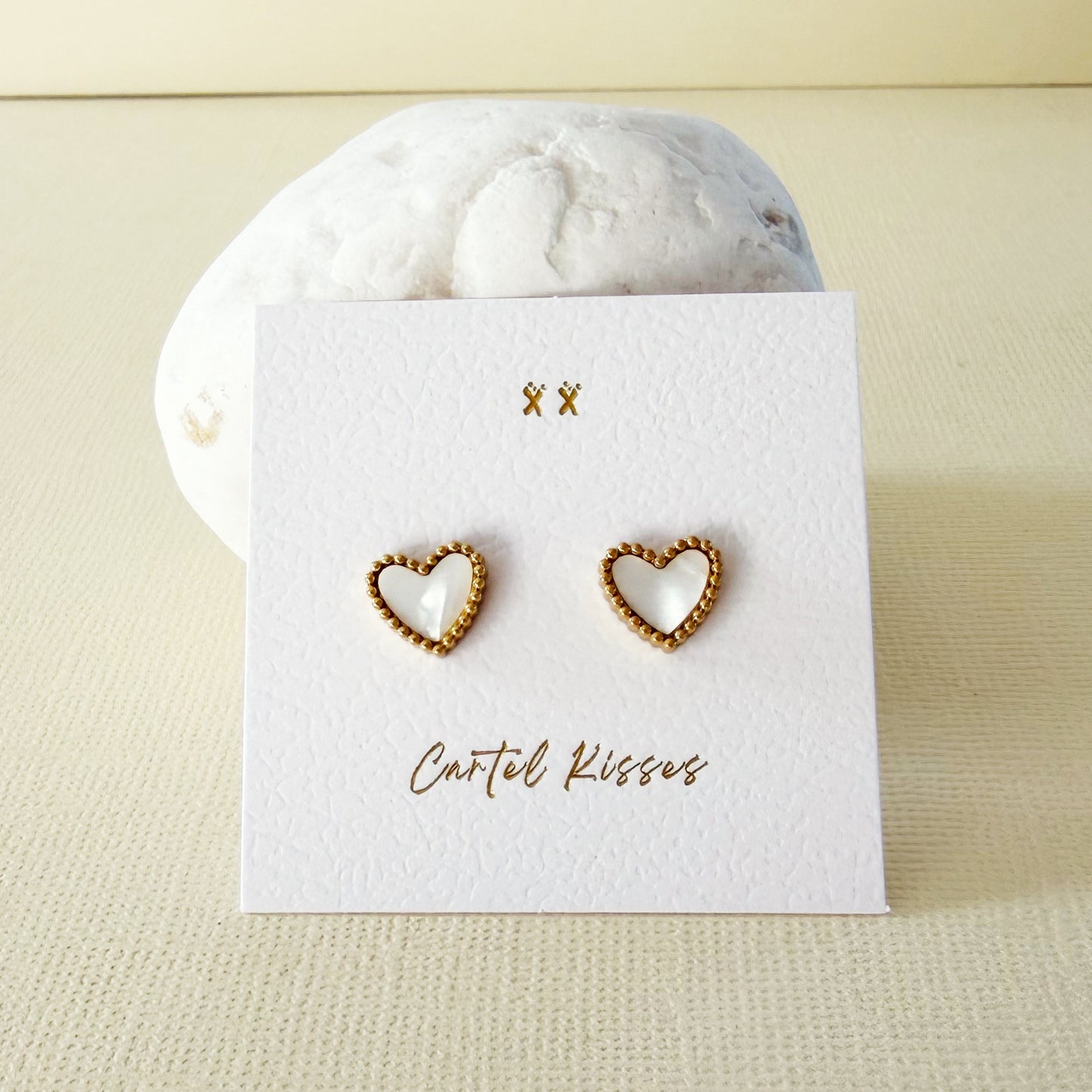 839 | SYLVIE WHITE LOVE HEART EARRINGS | CARTEL KISSES