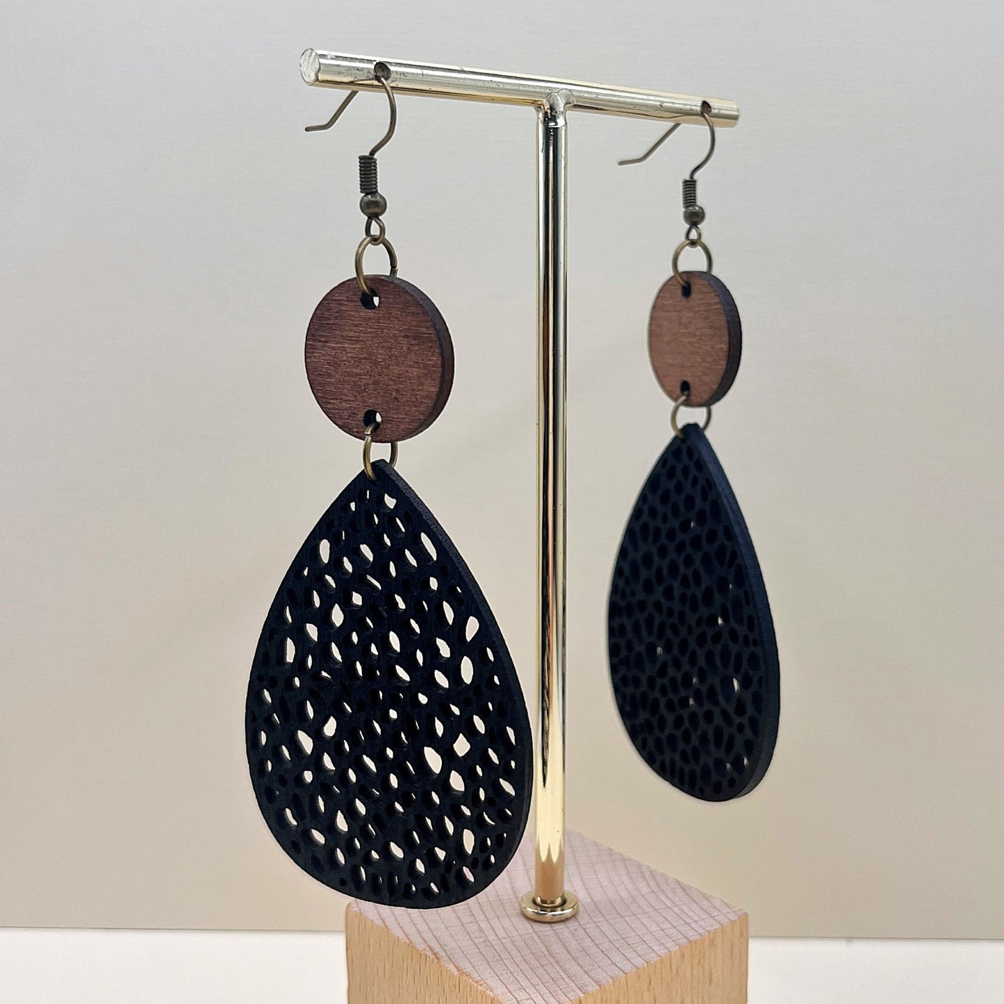 665 | VIRGINIA EARRINGS | BLACK