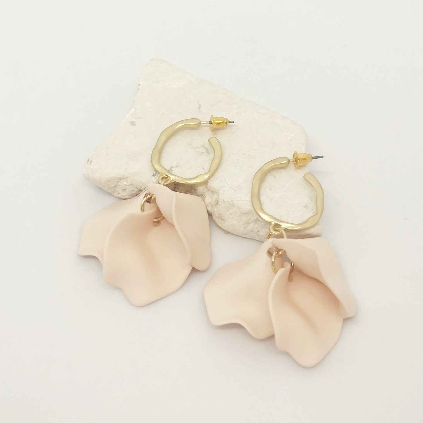 182 | LOUISA EARRINGS | CREAM BLUSH