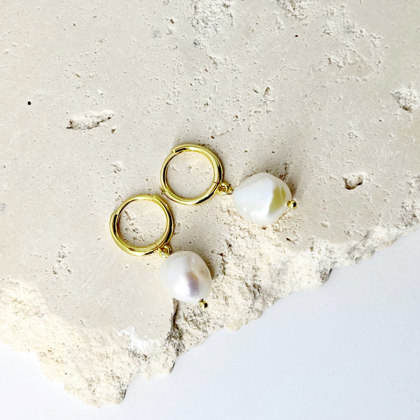 177 | JADE FRESHWATER PEARL HUGGIES | GOLD