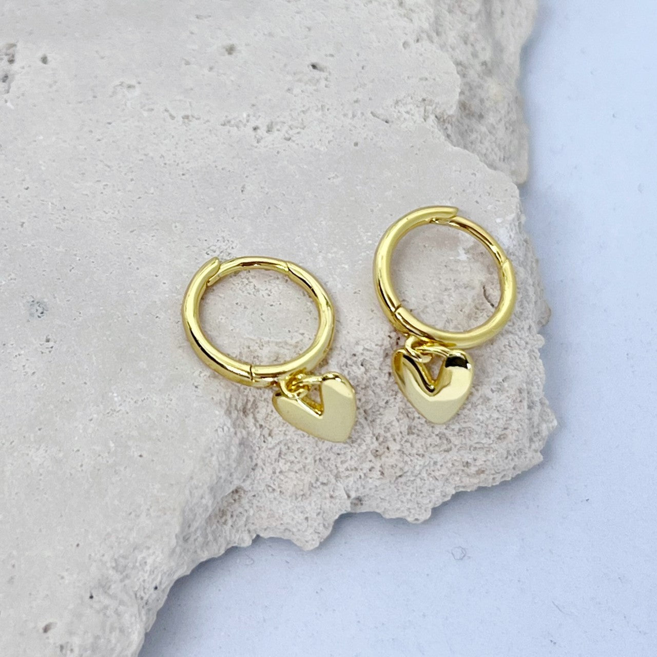 316 | FLORENCE HEART HUGGIES | GOLD