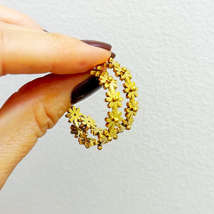 873 | DAISY HOOP EARRINGS  | GOLD