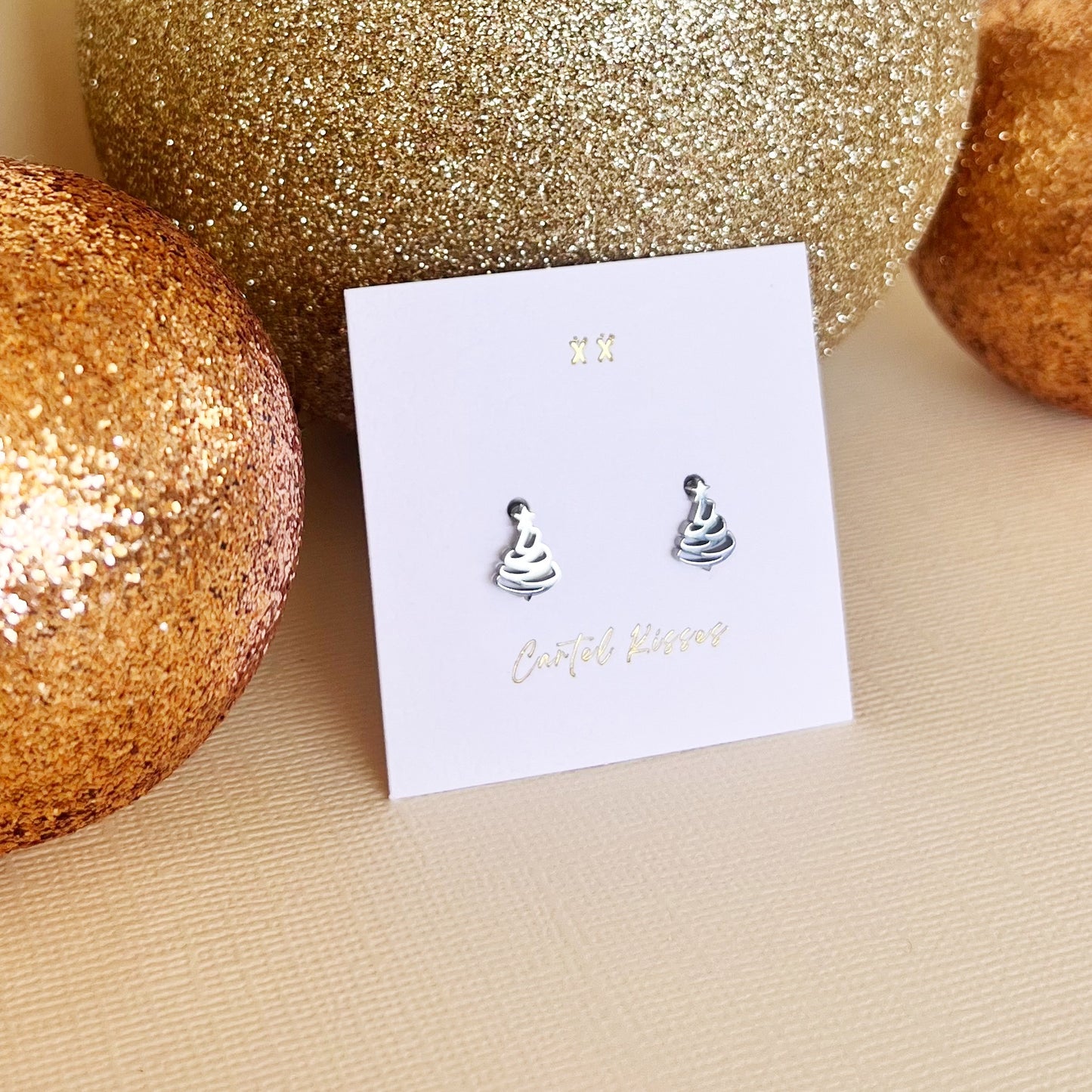 266 | CHRISTMAS | CARTEL KISSES