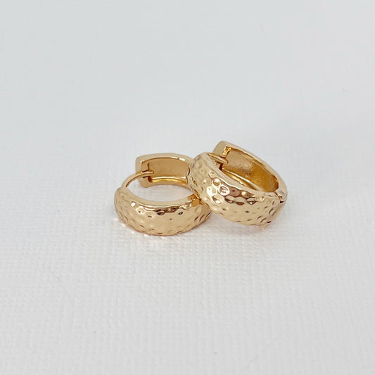 582 | AMANDA HOOP EARRINGS  | GOLD