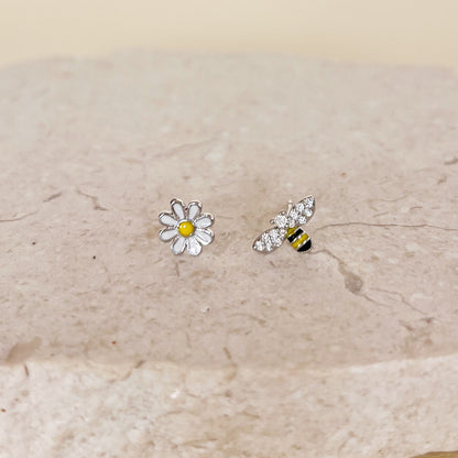 724 | BEE WITH FLOWER | CARTEL KISSES