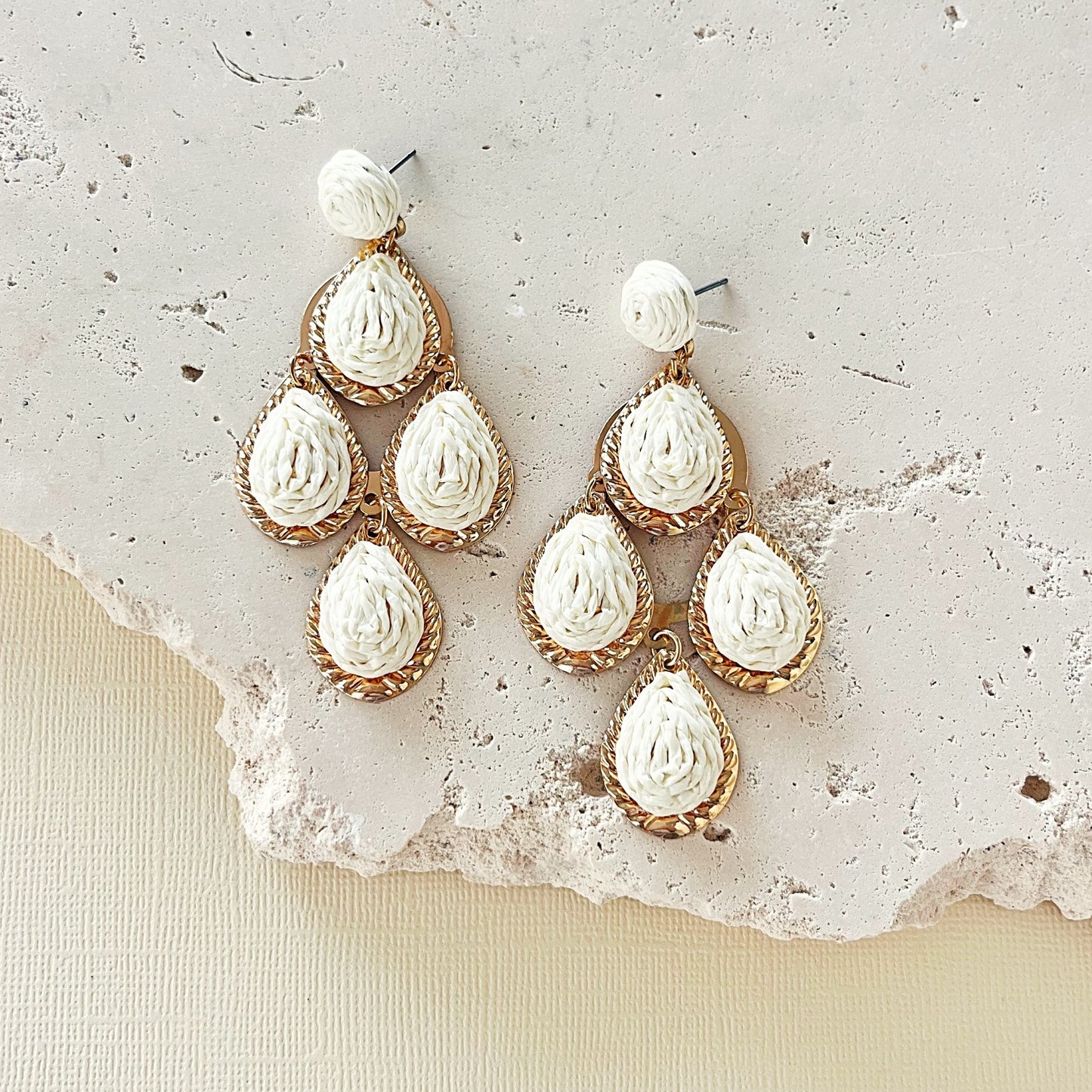 754 | CHELSEA EARRINGS | WHITE