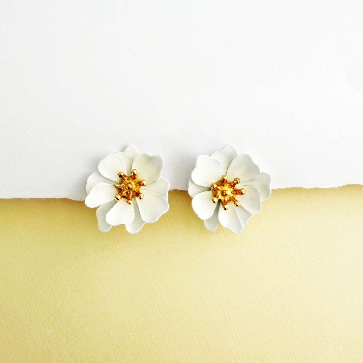 865 | COLETTE EARRINGS | WHITE