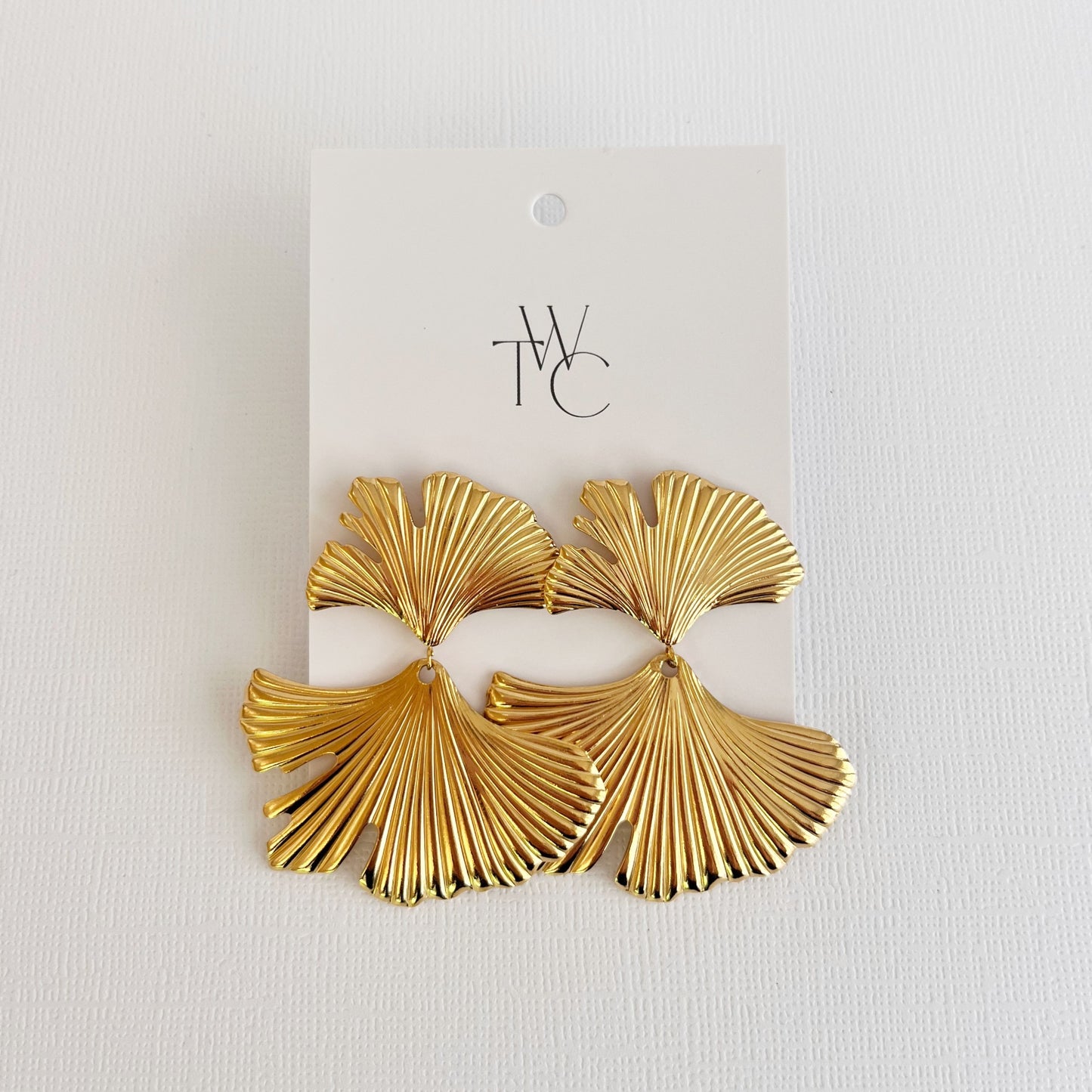 581 | CORAL FAN EARRINGS | GOLD