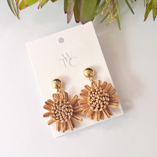 564 | DAFFODIL EARRINGS | NATURAL