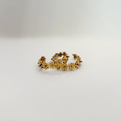 873 | DAISY HOOP EARRINGS  | GOLD