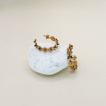 873 | DAISY HOOP EARRINGS  | GOLD