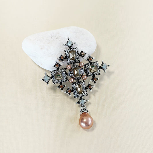 815 |  DAPHNE EMBELLISHED BROOCH |SILVER