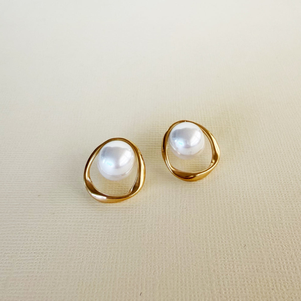 876 | ELSIE PEARL EARRINGS | GOLD