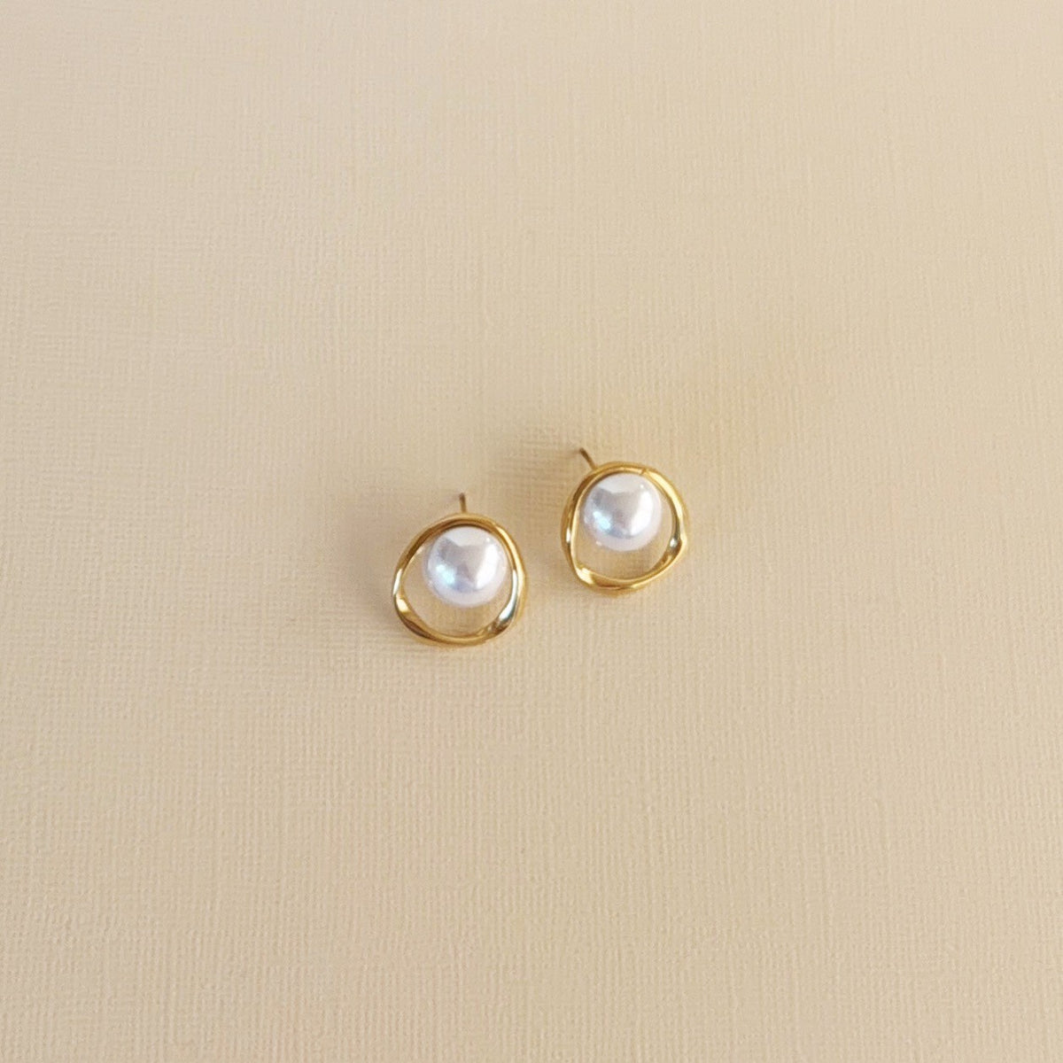 876 | ELSIE PEARL EARRINGS | GOLD
