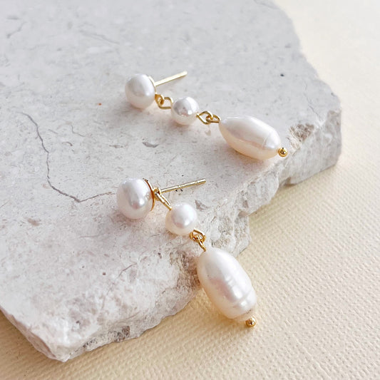 652 | EVIE FRESHWATER PEARL EARRINGS