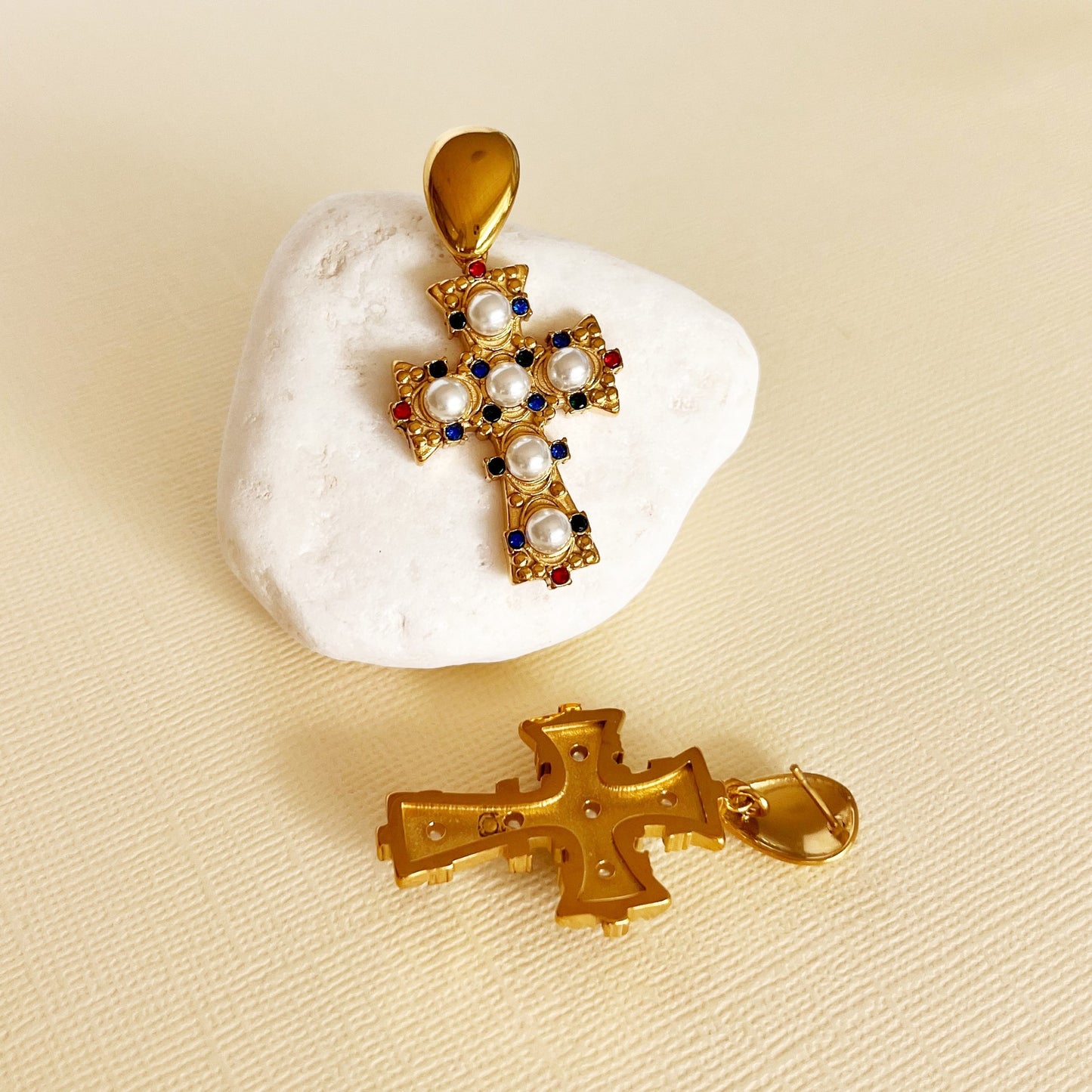 797 | FAITH EMBELLISHED CROSS EARRINGS | GOLD
