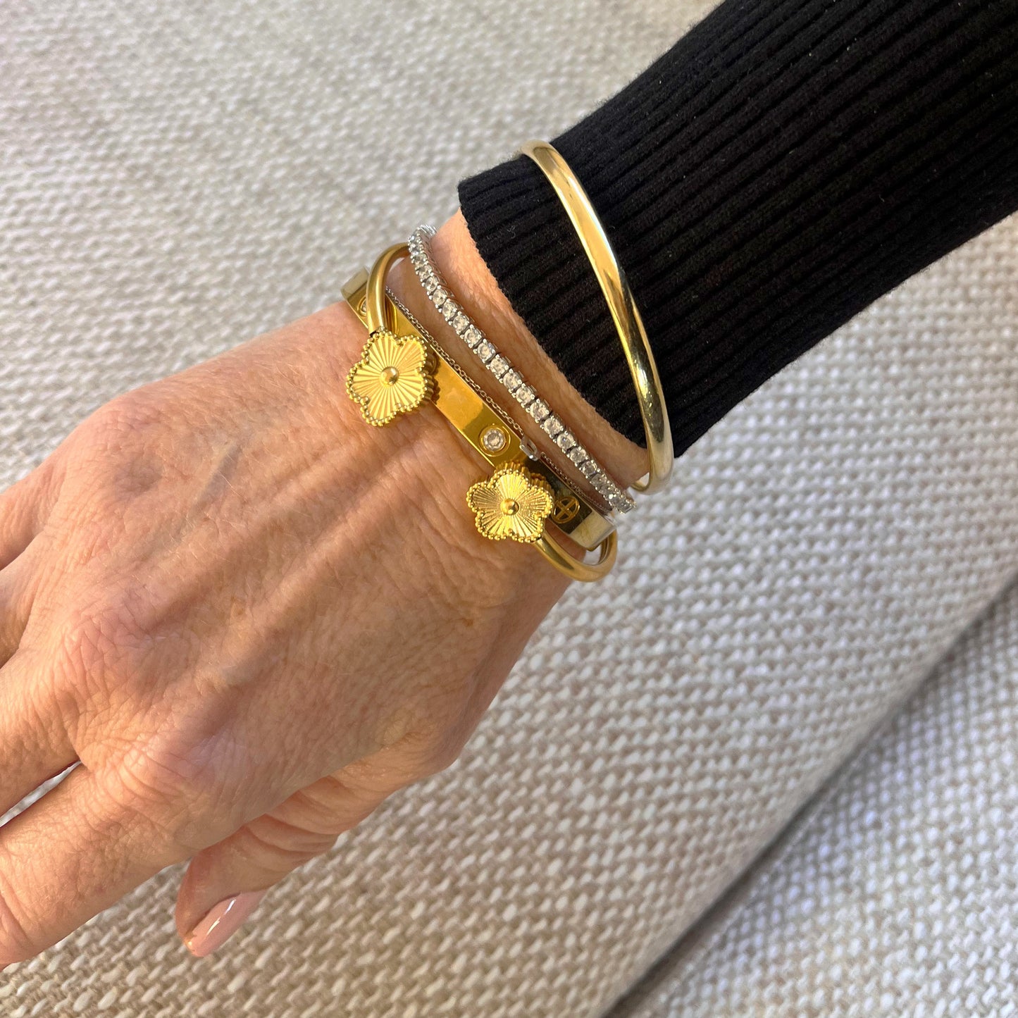 676 | MAISON FLOWER CUFF | GOLD