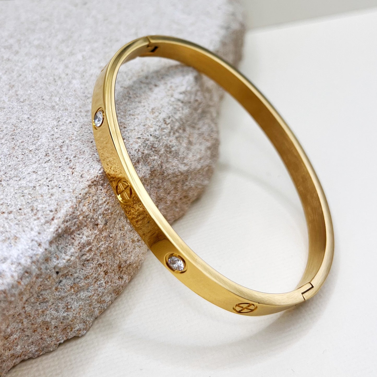 591 | LOVE BANGLE 6mm | GOLD