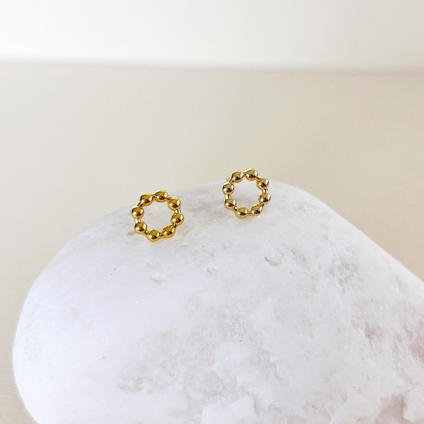 426 | SWEET  CIRCLE STUDS | CARTEL KISSES