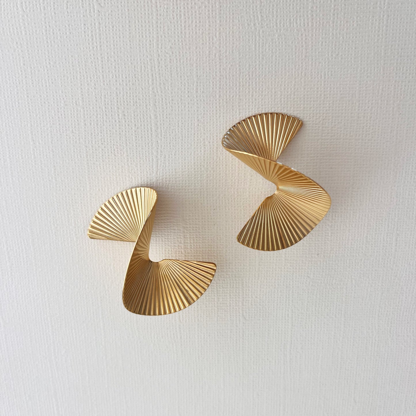 689 | HELIX EARRINGS | GOLD