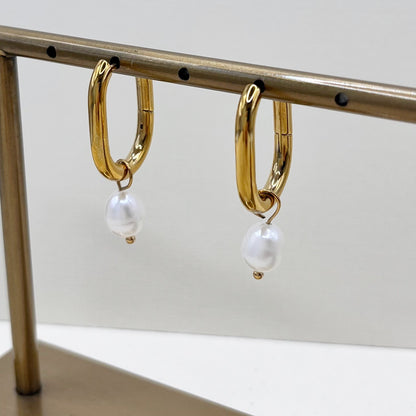645 |  GRETCHEN PEARL EARRINGS | GOLD