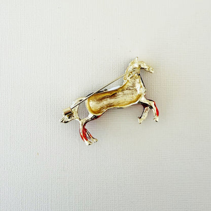 850 | THE HORSE BROOCH | RED