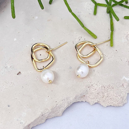 137 | ISLA FRESHWATER PEARL EARRINGS