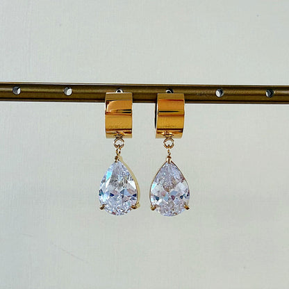 881 | JACQUELINE PEAR-CUT EARRINGS | GOLD