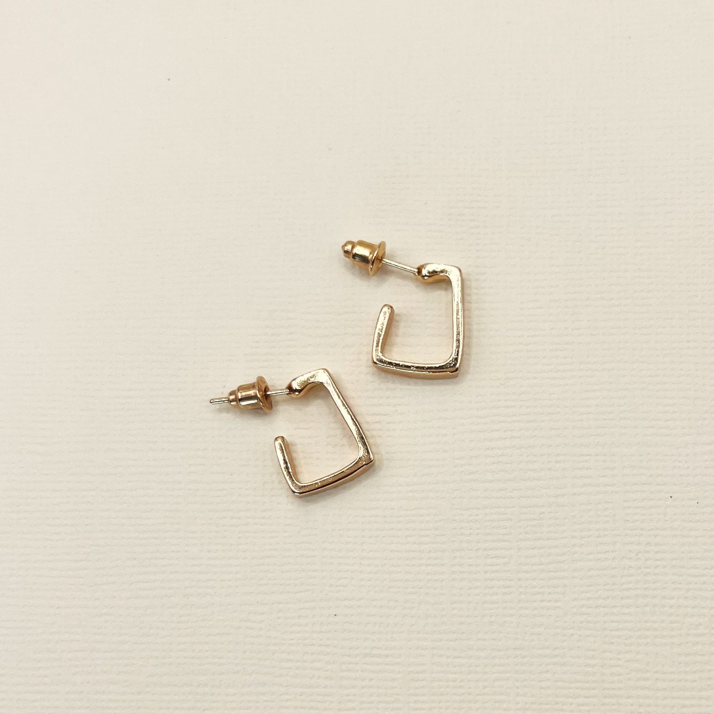 745 |  JAMIE SQUARE HOOP EARRINGS  | GOLD